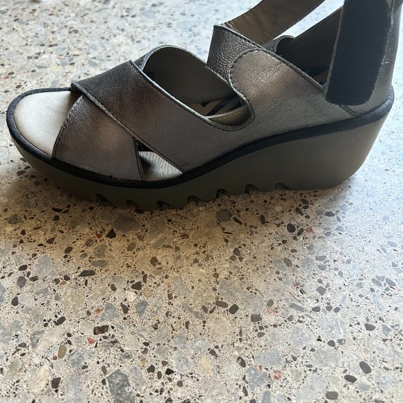 Silver Leather Fly London platform sandals - Picture 4 of 7